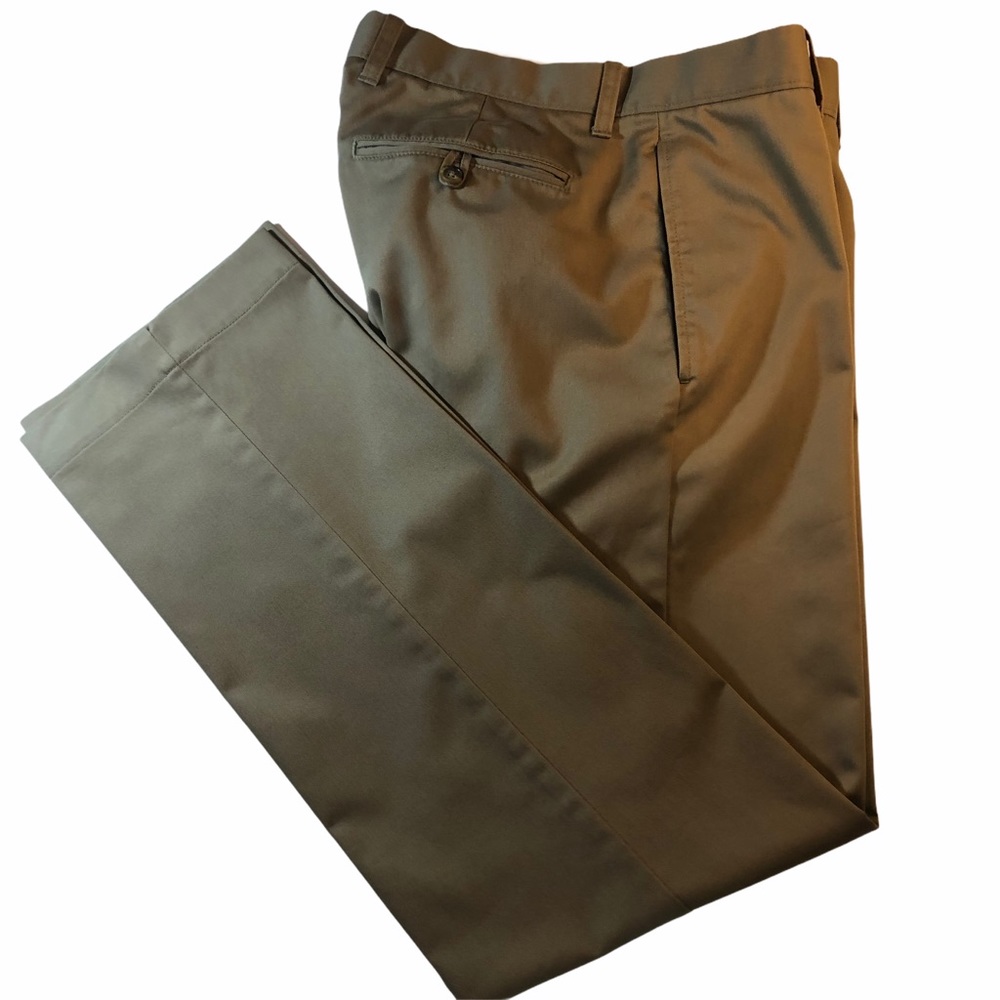 Gap Khakis Classic Straight Fit men’s tan pants 32x32